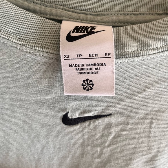 Mint Green Nike Tee - Picture 2 of 3
